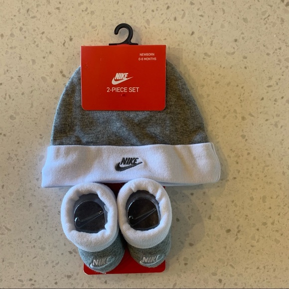 Nike Other - Nike Hat & Booties Set
